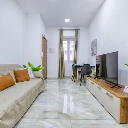 Thirtynine Walk To Balluta Bay & Ferries *