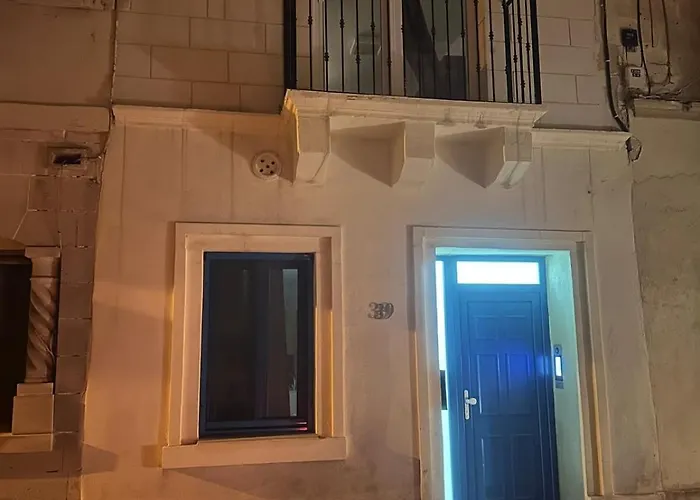 Thirtynine Walk To Balluta Bay & Ferries *